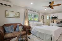 Cozy Studio Downtown WPB -Unit C - Chambres d’hôtes