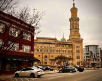 Coolest condo ever- Indy's best at your door step - Central Mass Ave! - Bed and Breakfast