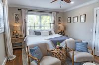 Renovated Downtown Apartment - B - B&B