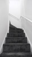 Modernized Three Bedroom House near City Stadium, Attractions, City Centre - Sky n Netflix - Convenient Transport - B&B