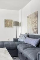 Spacious 2 Bedroom 2 Bathroom Unit Great Location - Bed and Breakfast Los Angeles