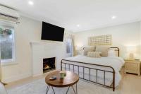 Charming Cottage on Croton #1 - B&B