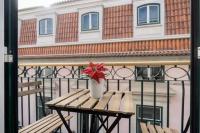 Old Town Chiado Balcony AirCon by LD Apartments - B&B Lisbon