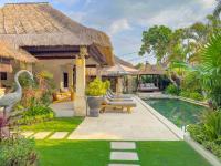 Santi Villa met 4 Slaapkamers en Bubbelbad