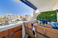 Seaside Retreat with Terrace, Seaview & Smart Home - Ferienwohnung Benalmádena