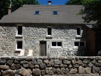 joli gîte entre le lac d'Issarles et le Mt gerbier - B&B