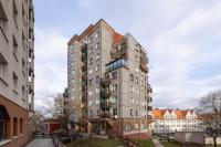 Close to Railway Station Apartment on the 7th Floor in Katowice by Noclegi Renters - B&B