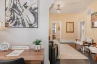 Beautiful downstairs 1bed 1bth charmer- Pet Friendly - B&B Michigan City