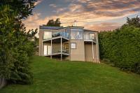 B&B Queenstown - Sun-filled on Wakatipu - New Queenstown Listing - Bed and Breakfast Queenstown