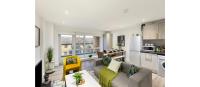 A Splash of Color: Spacious & Funky 3-BR Flat - B&B Londra