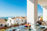 SHR020 Smile Capuchinos - B&B Nerja