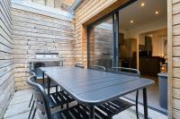 3 bedroom house with courtyard, near metro - Chambres d’hôtes Tourcoing