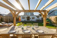 B&B West Wittering - 4BR Beach House sleeps 10 - 5 mins walk to the Sea - Bed and Breakfast West Wittering