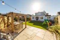 4BR Beach House sleeps 10 - 5 mins walk to the Sea - B&B West Wittering