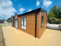 Waterside Retreat With Hot Tub - B&B