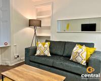 B&B Dundee - 1 Bedroom Apartment by Central Serviced Apartments - Close To University of Dundee - Sleeps 2 - Ground Level - Self Check In - Modern and Cosy - Fast WiFi - Heating 24-7 - Bed and Breakfast Dundee