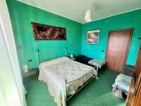 Quadruple Room with Terrace