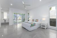 Luxury Retreat on Mudlo, 4 bedroom home with pool - B&B Port Douglas
