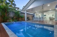 Luxury Retreat on Mudlo, 4 bedroom home with pool - B&B Port Douglas