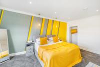 Deluxe One-Bedroom Apartment
