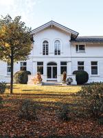 B&B Seebad Heringsdorf - Hotel Weißes Schloß - Bed and Breakfast Seebad Heringsdorf