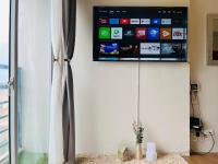 Bright Studio Sleeps 3 with Parking and City view - Bed and Breakfast Cagayan de Oro