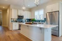 7BR Retreat, Rooftops, Garages, Walkable to Faves 5 Mins to Nissan Stadium, Less than 10 Mins to Broadway, 24 Hr Hospitality, Great for Groups - Chambres d'hôtes Nashville