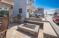 Three Bedroom Home on 36th with Indoor Outdoor Living - Ferienwohnung