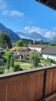 B&B Oberammergau - Ferienhaus-Ferienwohnung Weitblick mit Garten und malerischem Bergpanorama - Bed and Breakfast Oberammergau