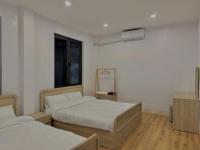 Quadruple Room with Private Bathroom