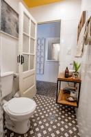Tweepersoonskamer met 2 Aparte Bedden en Eigen Badkamer