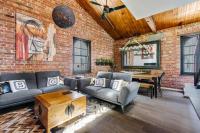 Ultra-chic Top Floor New York Style Loft Apartment - Chambres d’hôtes Melbourne