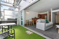 B&B Auckland - Luxury Hideaway On Princes Wharf - Bed and Breakfast Auckland