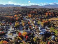 Cozy Bungalow Home in the Heart of Stowe Village - Chambres d’hôtes