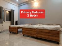 B&B Vârânasî - Air Conditioned 2BHK Studio near Namo Ghat - Bed and Breakfast Vârânasî