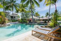 Poolside Relaxation - Resort Retreat with Beach Access - Ferienwohnung