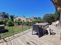 Millerand maison climatisation 3 chambres jardin et stationnement proche intra muros - Bed and Breakfast