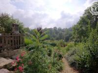 Gîte en pierre à Périgneux, 6 pers, animaux admis - FR-1-496-5 - B&B Périgneux
