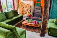 B&B Kockengen - BoHo Experience Wellness, Jacuzzi, Sauna, BBQ, Garden, Sleeps 10 - Bed and Breakfast Kockengen