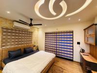 B&B Indore - Home Escape Luxe 2BHK Penthouse Near LIG Square - Bed and Breakfast Indore