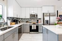 Modern Bungalow near Wilton Drive I Pool Table - B&B
