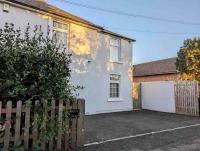 Little Knapp Cottage, East of Church Road, Chichester, West Sussex PO19 7YH - B&B