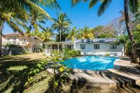 Cosy private bungalow pool 5 mins to beach - B&B