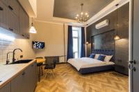 Deluxe Apartment with Balcony - Mykhailivska str. 24V