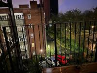 Lush Jacuzzi Apartment with Balcony - B&B