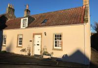 B&B Fyvie - Jasmine Cottage, sleeps 6 near Elie, with garden - Bed and Breakfast Fyvie