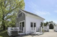 Cute Cottage Living by the Sea - B&B