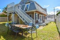 400 Yards to the Beach Dogs Welcome - B&B