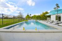 Your Stylish Getaway to Desert Fun and Relaxation - B&B Indio