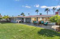 3 Living Rooms - 5BR 4B with Yard - B&B
